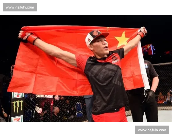 李景亮精彩对决回顾 UFC赛事中中国拳王的震撼表现 李景亮精彩对决回顾 UFC赛事中中国拳王的震撼表现