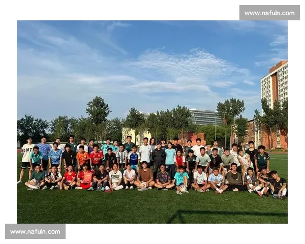 青春激扬，绿茵逐梦记一场难忘的校园足球比赛